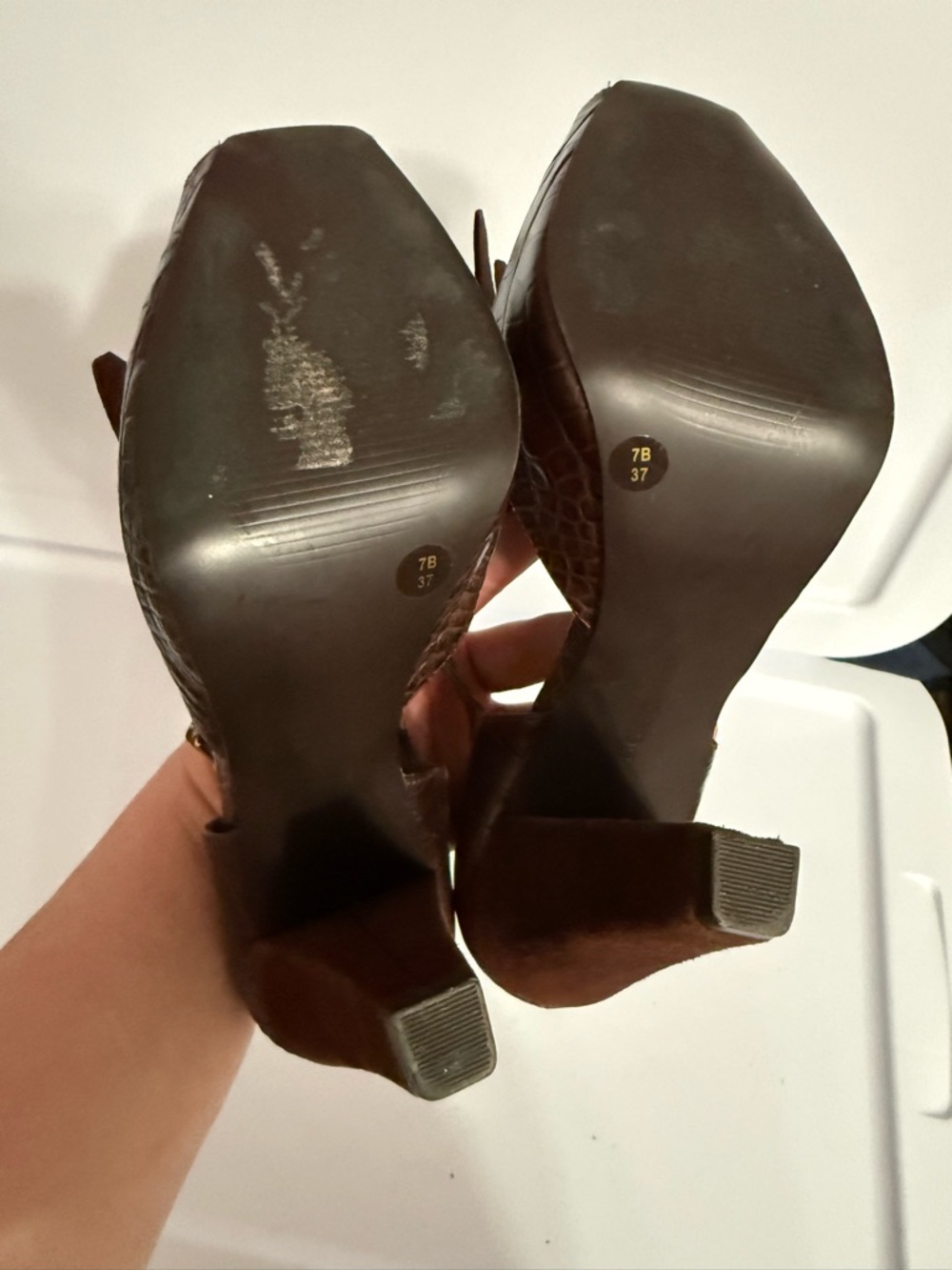 BCBGirls Malaya Brown Platform Peep Toe Sandal Fringe Tassel Heels Sz 7 - Picture 8 of 8
